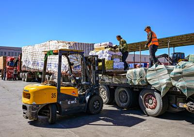 二連浩特口岸 中國(guó)對(duì)外貿(mào)易的活力樞紐